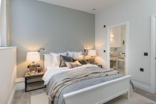 One Navy, Bath Appartement Buitenkant foto